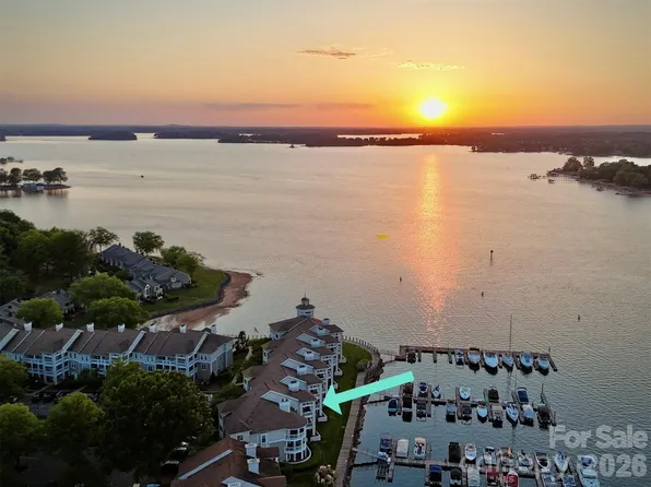 18637 Vineyard Point Ln, Cornelius, NC 28031