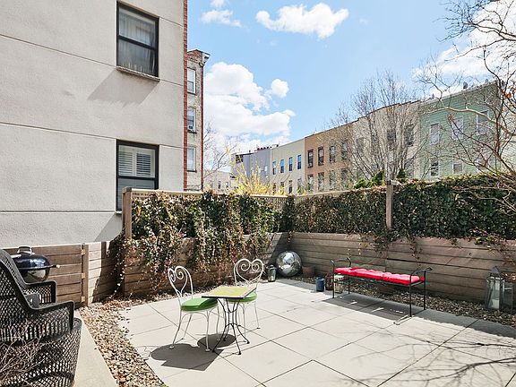 5th image of 36 Russell St #19