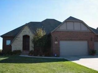 2929 N Pepper Ridge Ct, Wichita, KS 67205