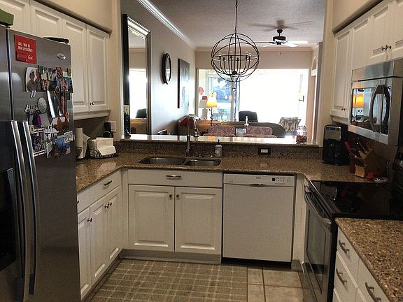 4th image of 9432 Forest Hills Cir