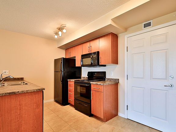 3rd image of 6925 199th St NW #213
