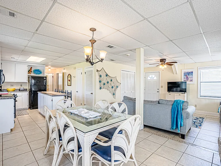 405 Dolphin St #B — Photo 10
