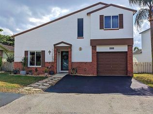 595 Abingdon Way, Davie, FL 33325