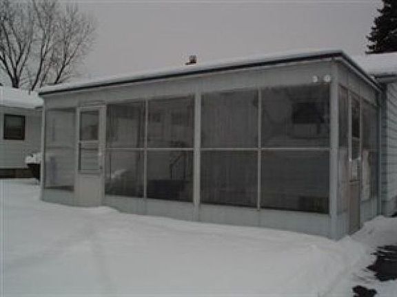 4th image of 136 Brentwood Blvd