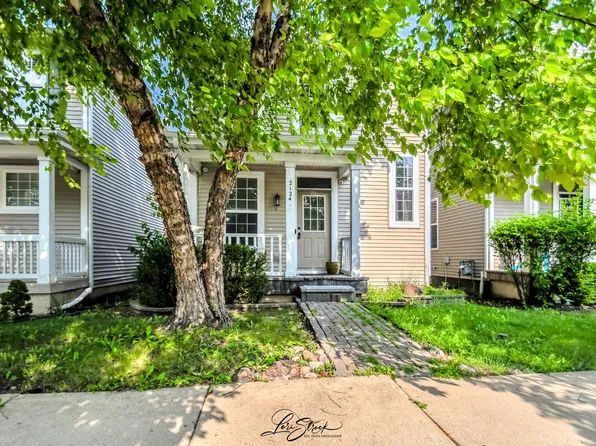 2124 Grayhawk Dr, Aurora, IL 60503