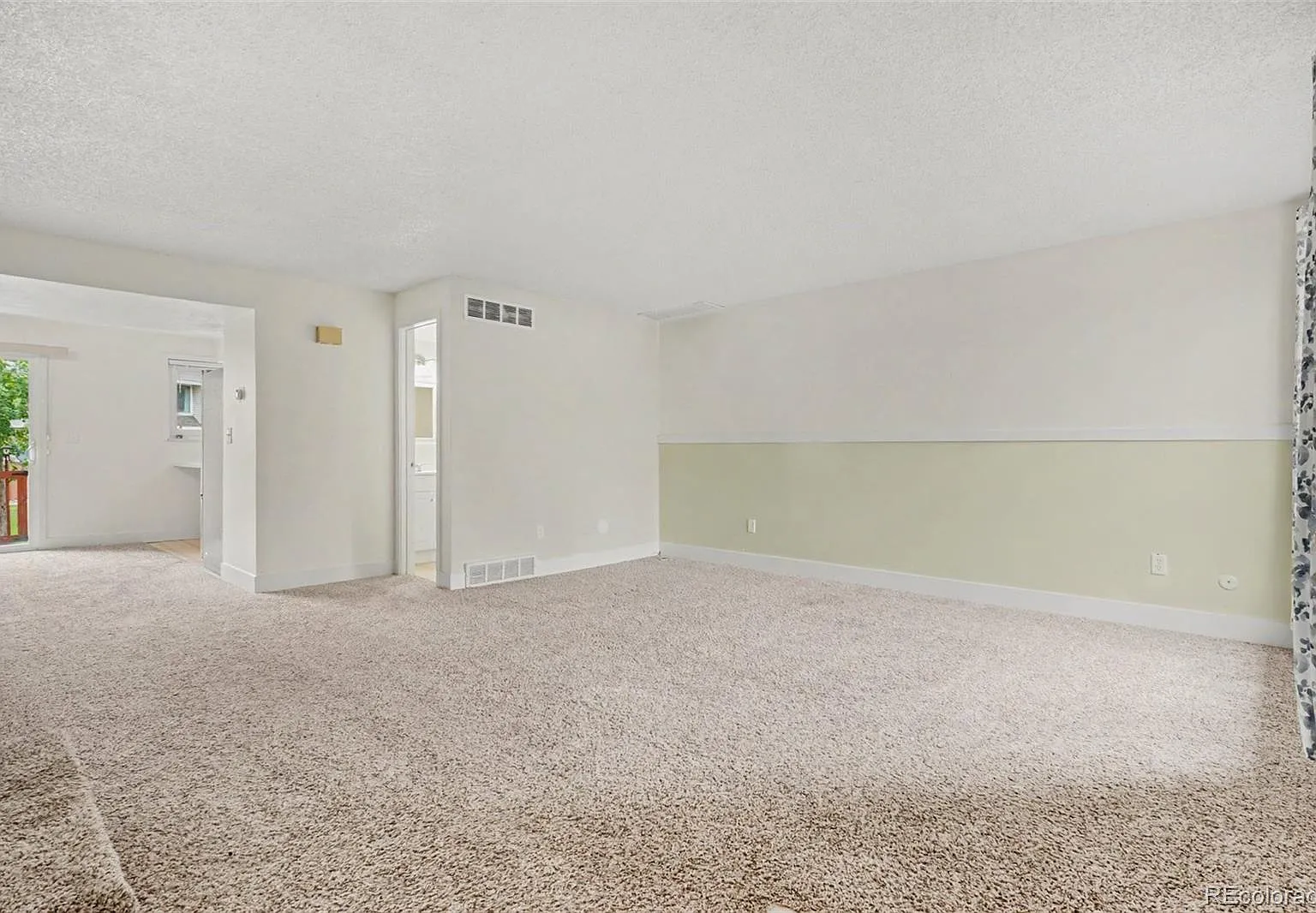 3 bed, 1.5 bath, 1698 sqft, $2,800 — Photo 3