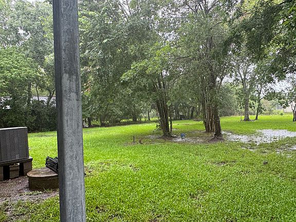 Huge lot to enjoy the outdoors!