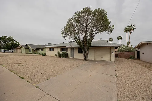 427 E Malibu Dr Photo 1