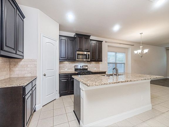 5th image of 710 Teakwood Dr
