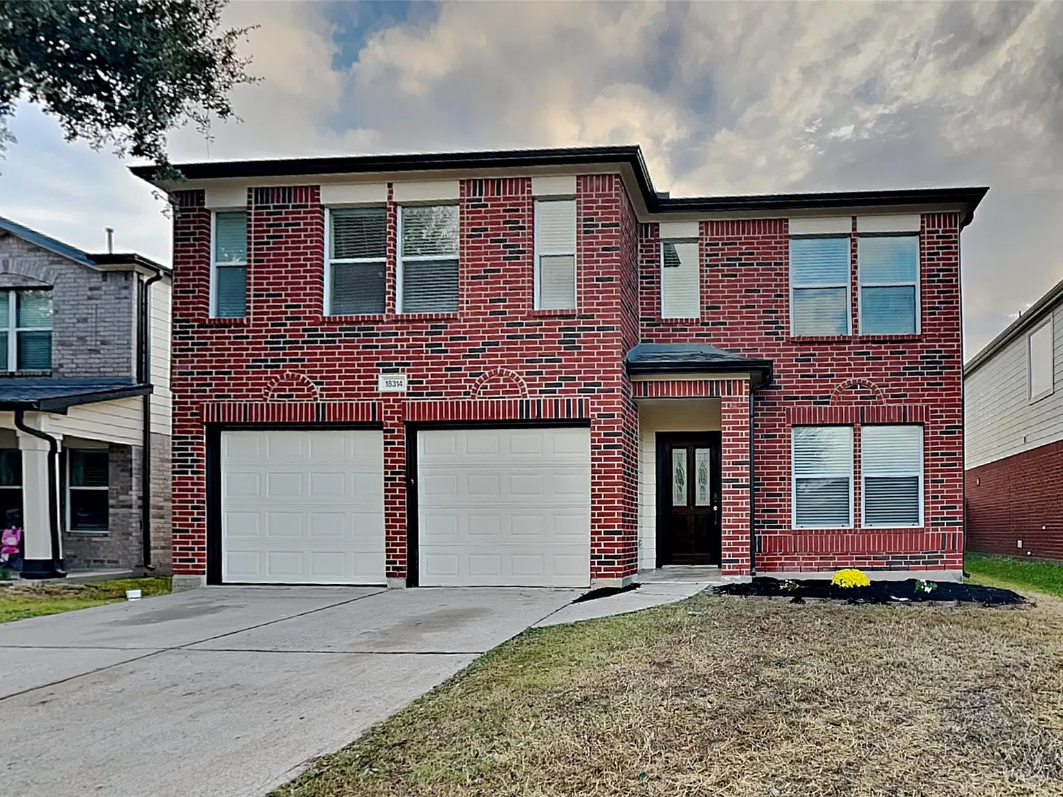3 bed, 2.5 bath, 3262 sqft, $2,450 — Photo 1