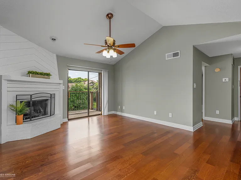 3100 Fairfield Ave #7C — Photo 4