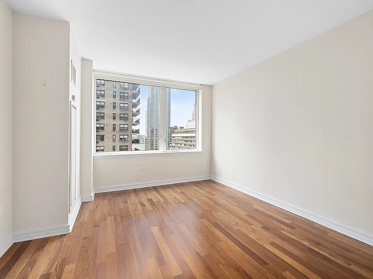200 W End Ave #16D — Photo 4