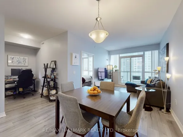 349 Rathburn Rd W #910, Mississauga, ON L5B 0G9