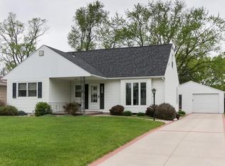 290 41st St NE, Cedar Rapids, IA 52402