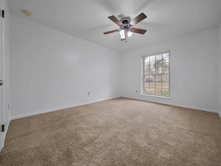 1067 Lehman St — Photo 19