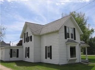 619 Commercial St, Central City, IA 52214