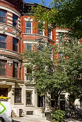 Rented by Dixon Advisory USA Inc.