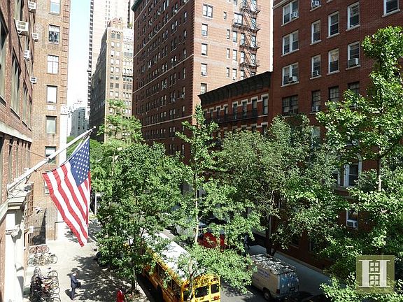 2nd image of 120 E 89th St APT 4C
