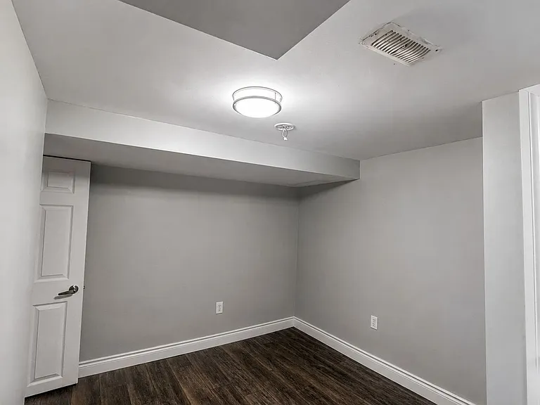 53 Shadyside Ave #BASEMENT — Photo 9