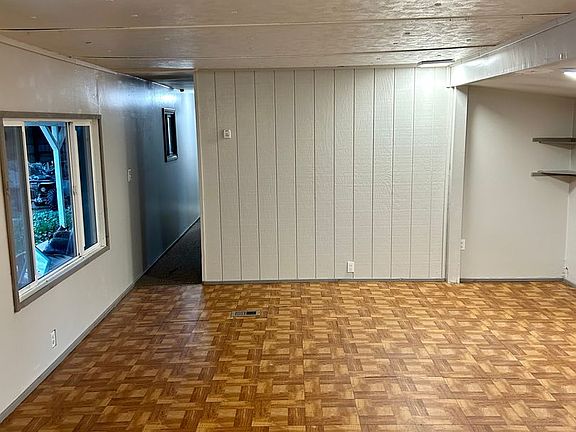 2nd image of 465 Willoughby Ln