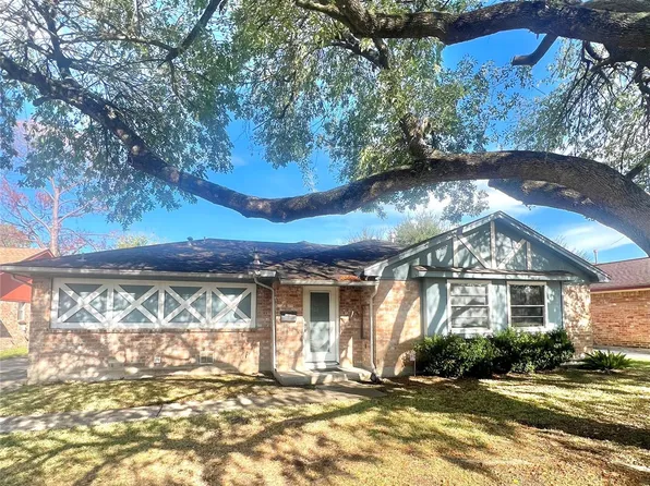 10515 Sagewind Dr, Houston, TX 77089