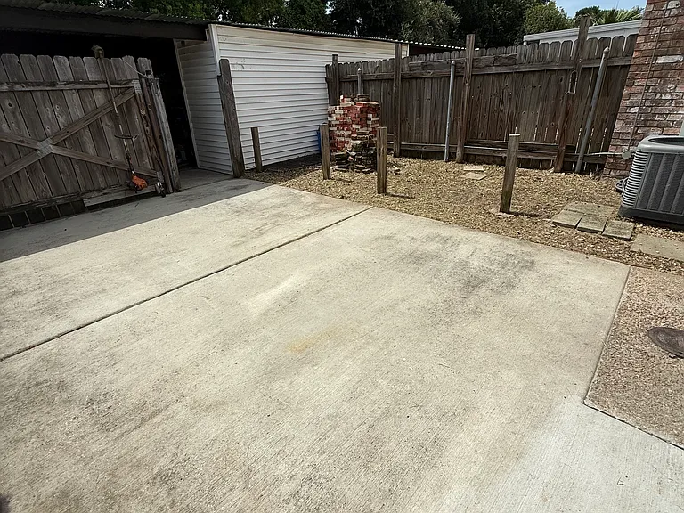 4335 Woodland Dr — Photo 13