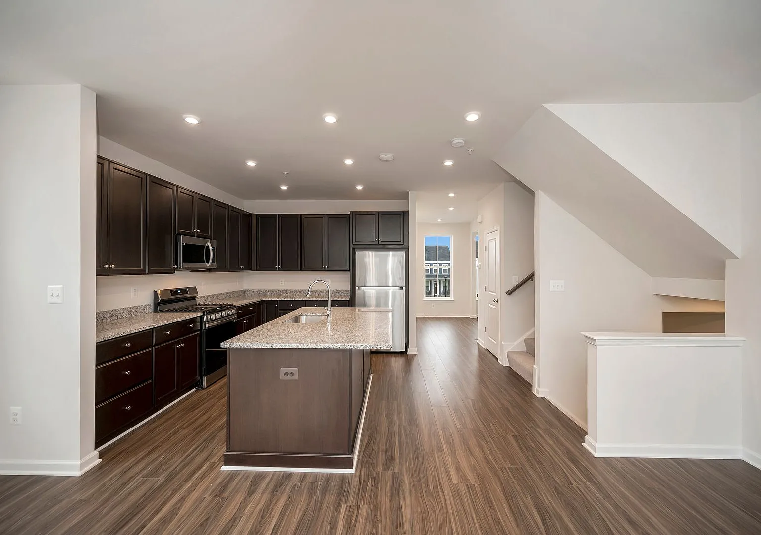 Great Townhome in Embrey Mill — Photo 3