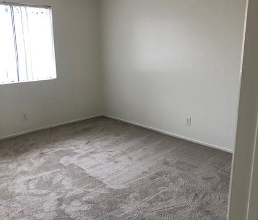 5th image of 18415 Prairie St APT 22