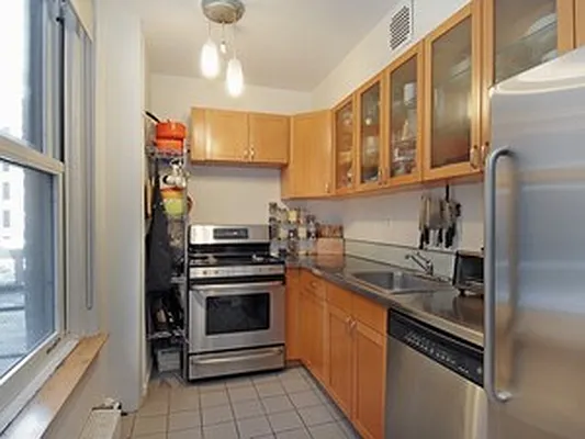 Rented by Corcoran | media 12