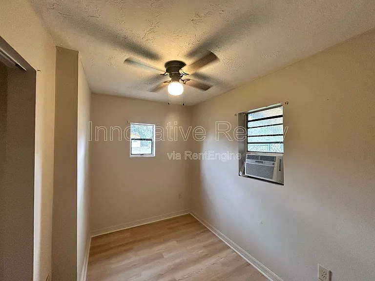 517 E 5th St #B — Photo 9