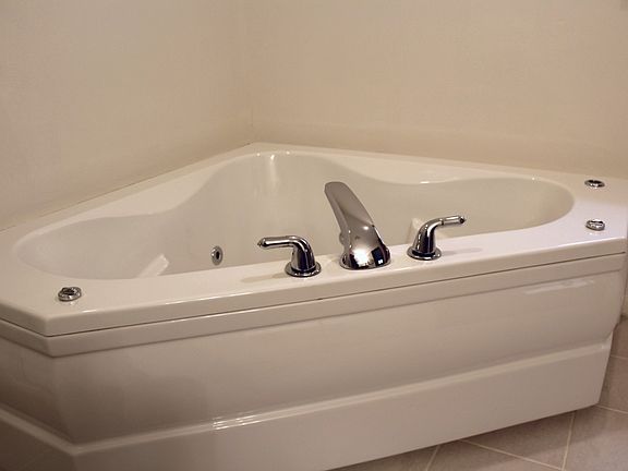 3rd image of 64297 Kildare Dr