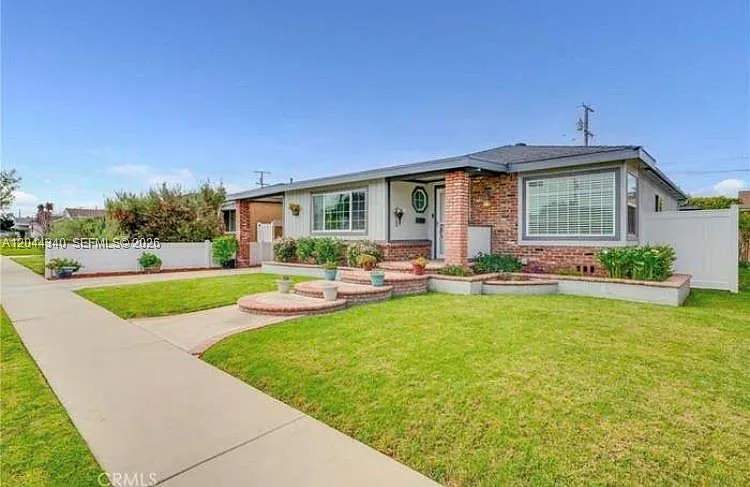 5131 Gaviota Ave — Photo 2