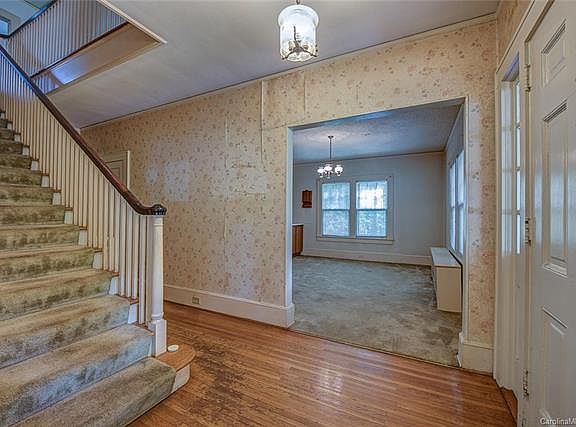 2nd image of 1219 Crescent Ave