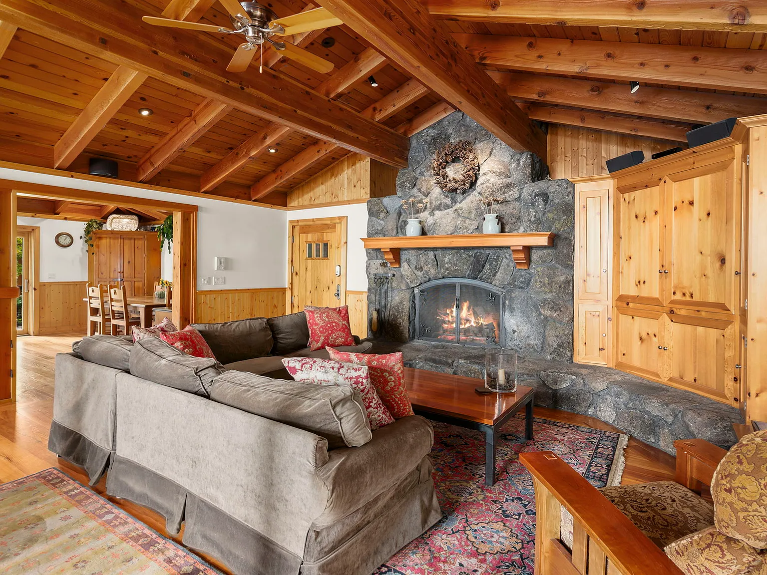 5 bed, 2.5 bath, 3000 sqft, $7,500 — Photo 3