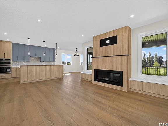 4th image of 74 Emerald Ridge E