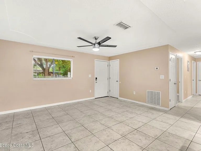 2508 Hathaway Dr #A — Photo 3