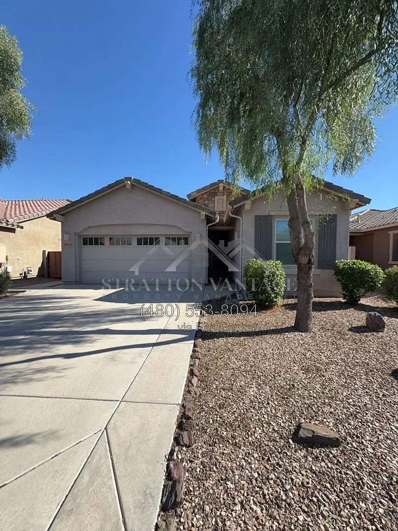 3 bed, 3.0 bath, 1937 sqft, $2,200 — Photo 2