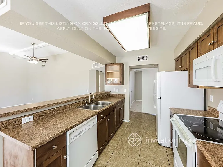 17402 N 34th Ln — Photo 7