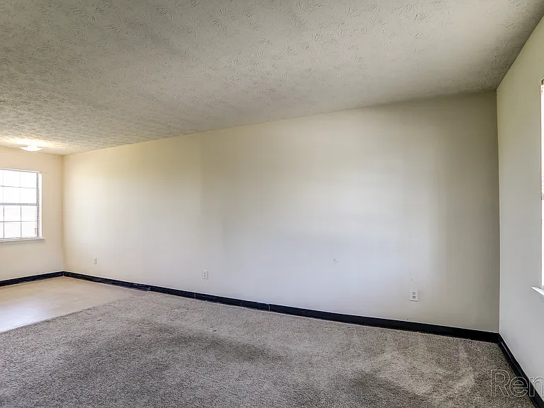 Ozark Estates — Photo 10