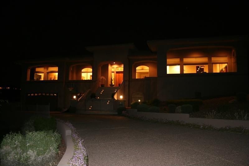 1st image of 1546 E Sharon Dr