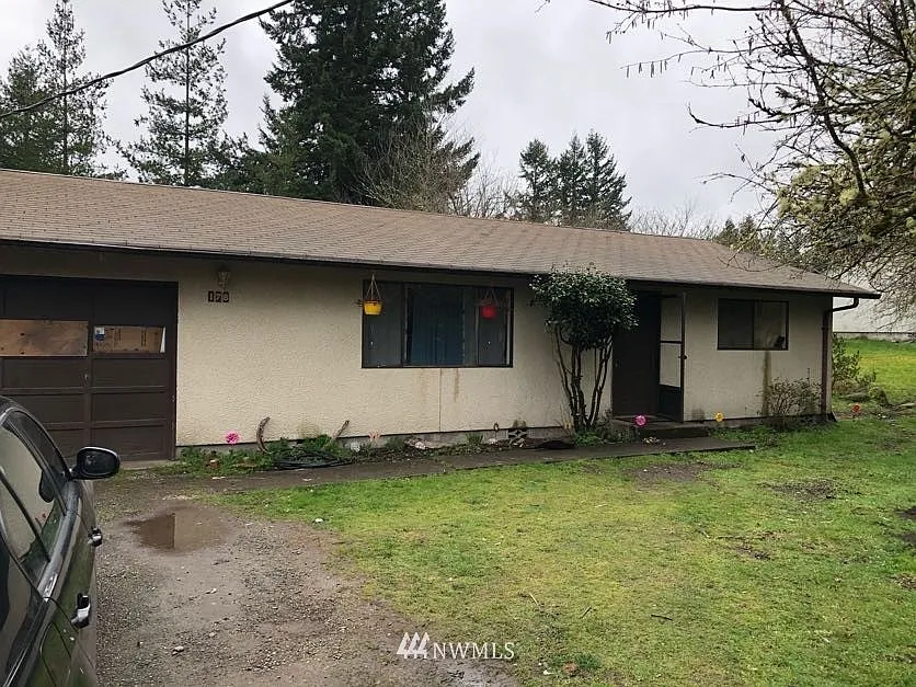 188 Wherrett Street N photo 1