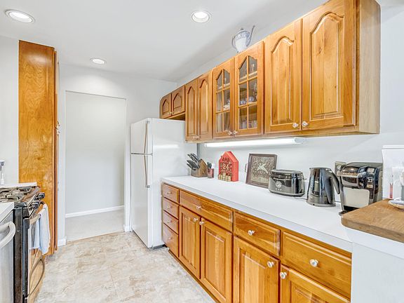 5th image of 1921 Wilson Ln APT 203