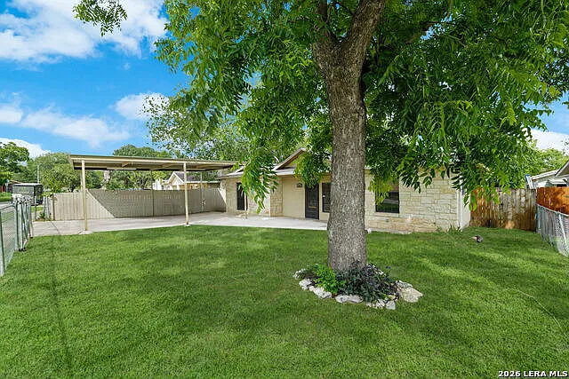 2402 Lake Louise Dr — Photo 2