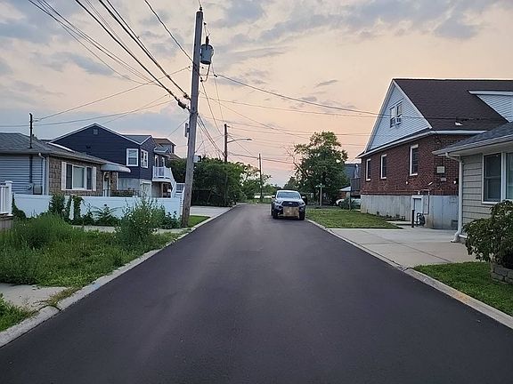 4th image of 11 Bayview Ave