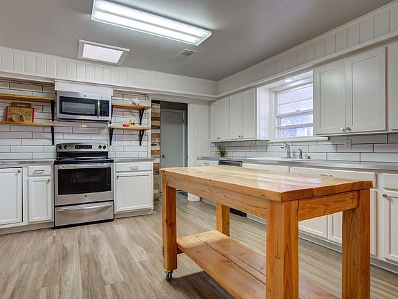 5th image of 3610 48th St