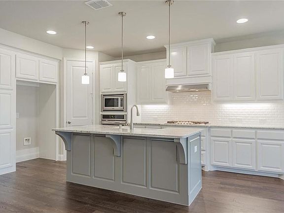 4th image of 1417 Bridgewater Blvd