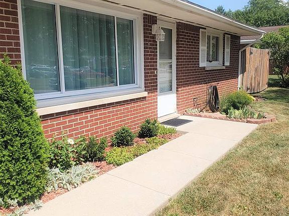 3rd image of 612 Crestdale Dr