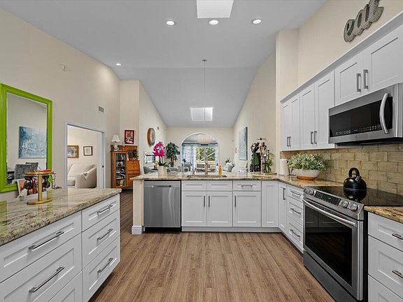 4th image of 7775 Majestic Palm Dr