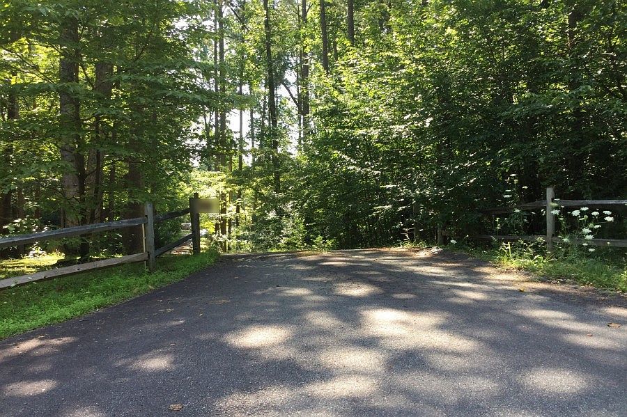 2nd image of 3887 Pritchett Ln