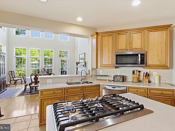 5th image of 712 Coybay Dr